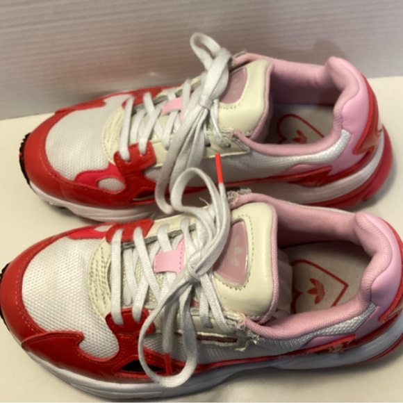 Size 6 Adidas Falcon Active Women’s Sneakers Flaw - Picture 2 of 9